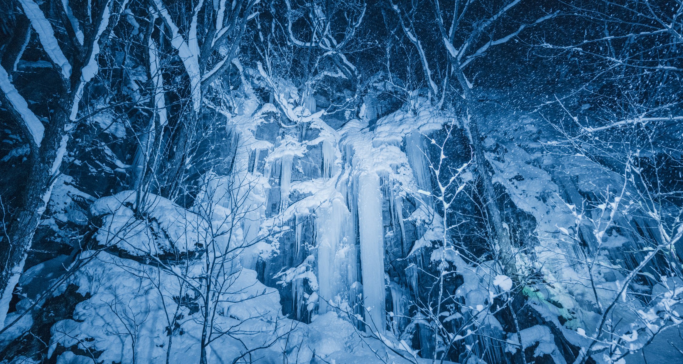 氷瀑ライトアップツアー