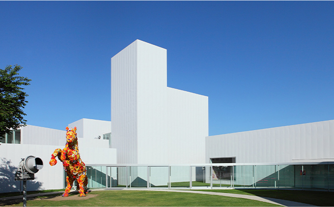 イメージ：十和田市現代美術館